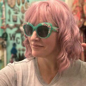 Meet your Posher, Wendy